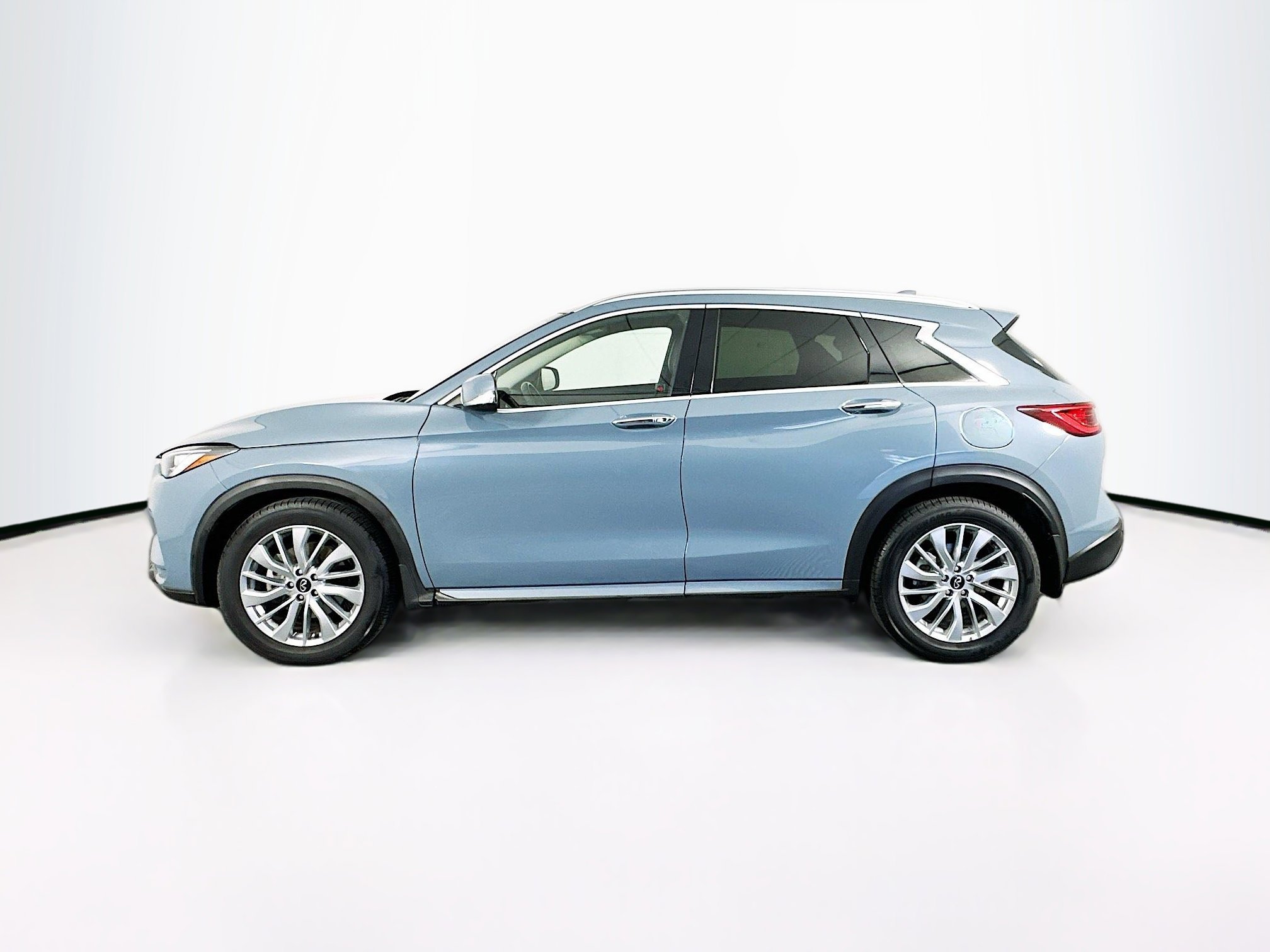 Used 2023 INFINITI QX50 Luxe AWD/4WD image 4
