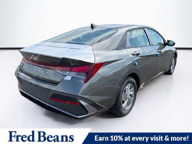 New 2026 Hyundai Elantra SE FWD image 9
