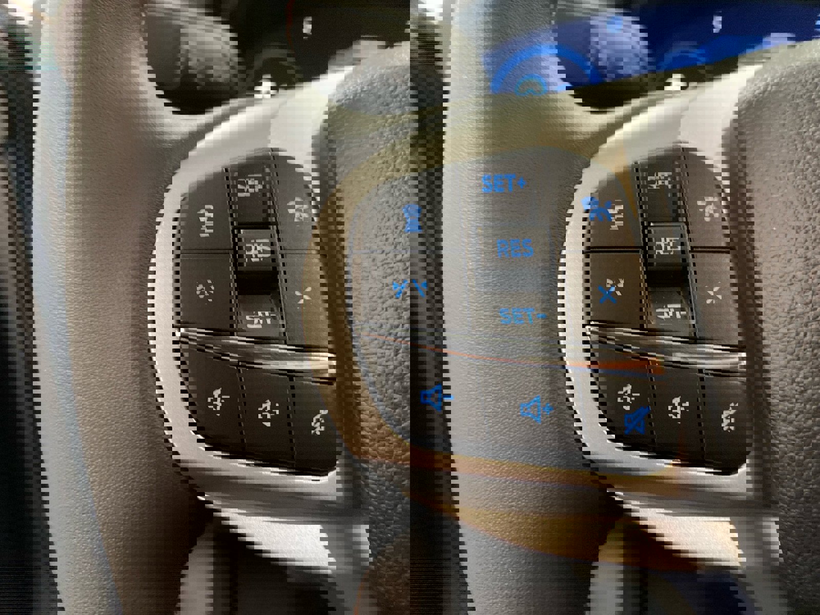 New 2026 Ford Explorer Active w/ Active Comfort Package image 28