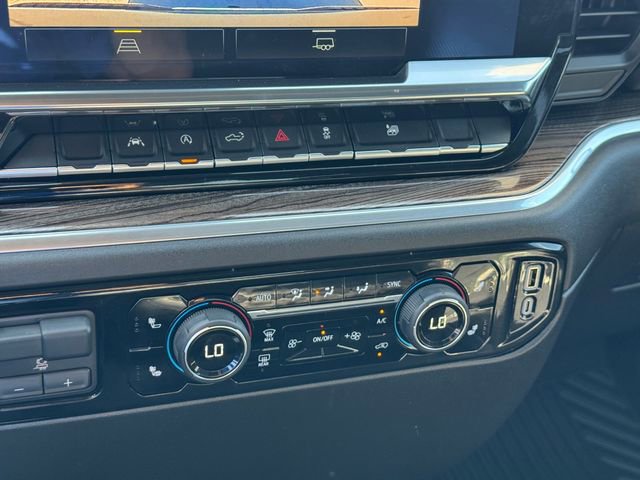 Used 2025 Chevrolet Silverado 1500 LT AWD/4WD image 17