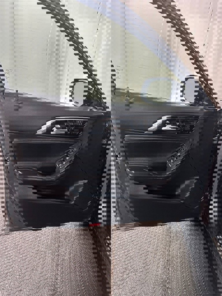 Used 2017 INFINITI QX30 Premium w/ Navigation Package image 8