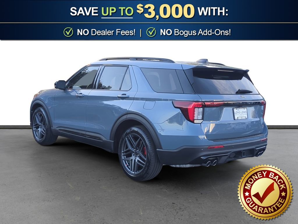 Used 2025 Ford Explorer ST image 4