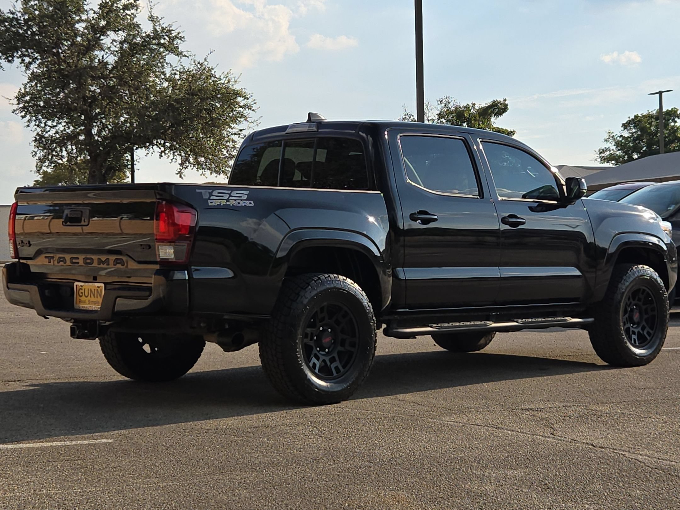 Used 2023 Toyota Tacoma SR AWD/4WD image 3