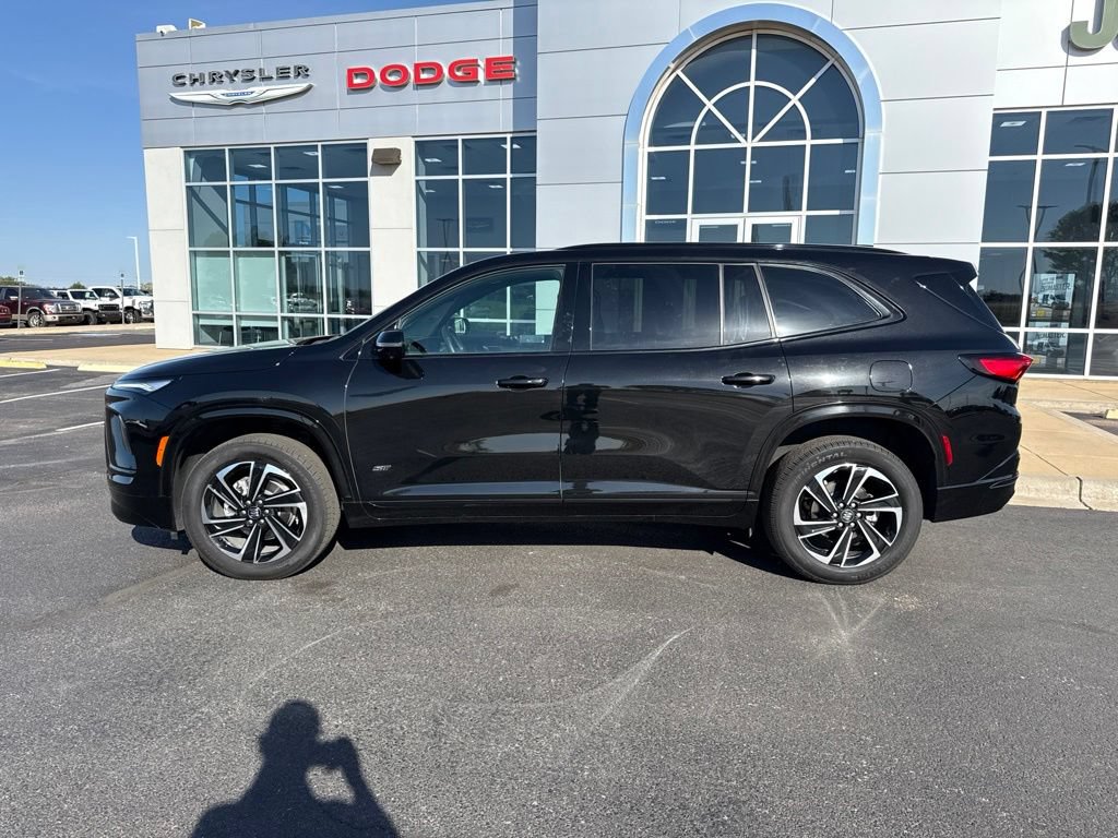 Used 2026 Buick Enclave Sport Touring FWD image 2