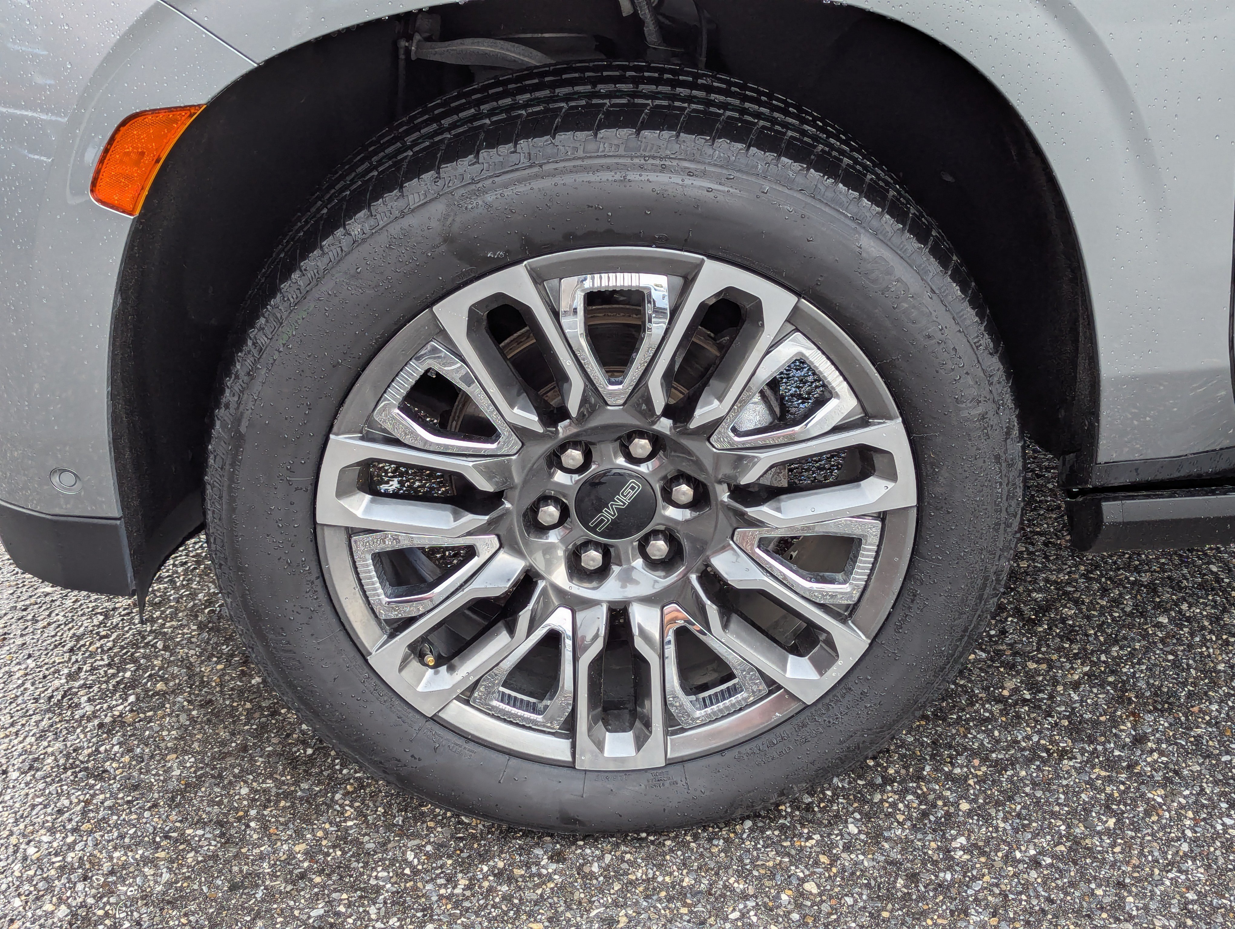 Certified 2023 GMC Yukon Denali Ultimate w/ LPO, Floor Liner Package AWD/4WD image 41
