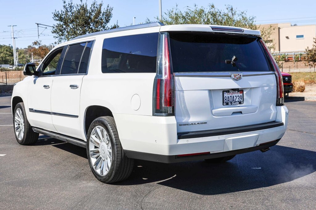 Used 2017 Cadillac Escalade ESV Platinum RWD image 27