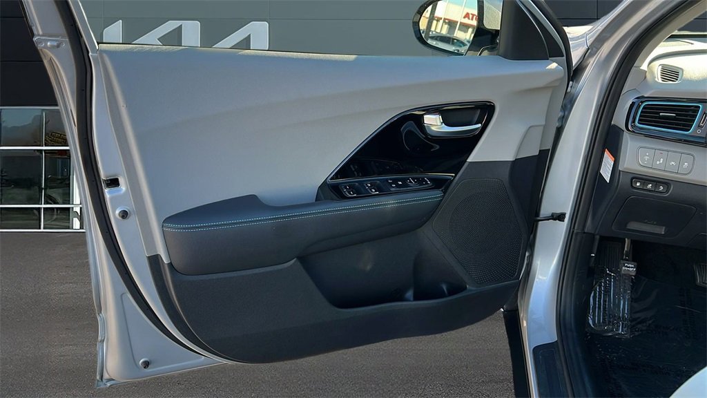 Used 2019 Kia Niro EX image 10