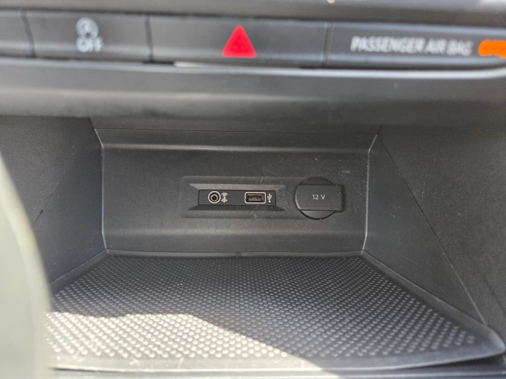 Used 2018 Volkswagen Atlas SE FWD image 16