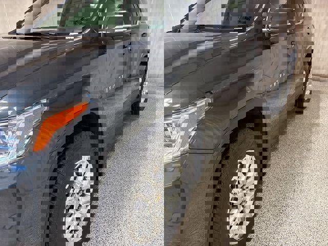 Used 2021 Chevrolet Traverse LT image 35