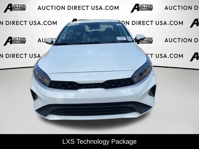 Used 2023 Kia Forte LXS w/ LXS Technology Package image 2