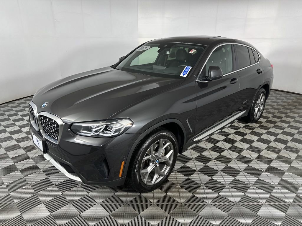Used 2025 BMW X4 xDrive30i w/ Premium Package image 5
