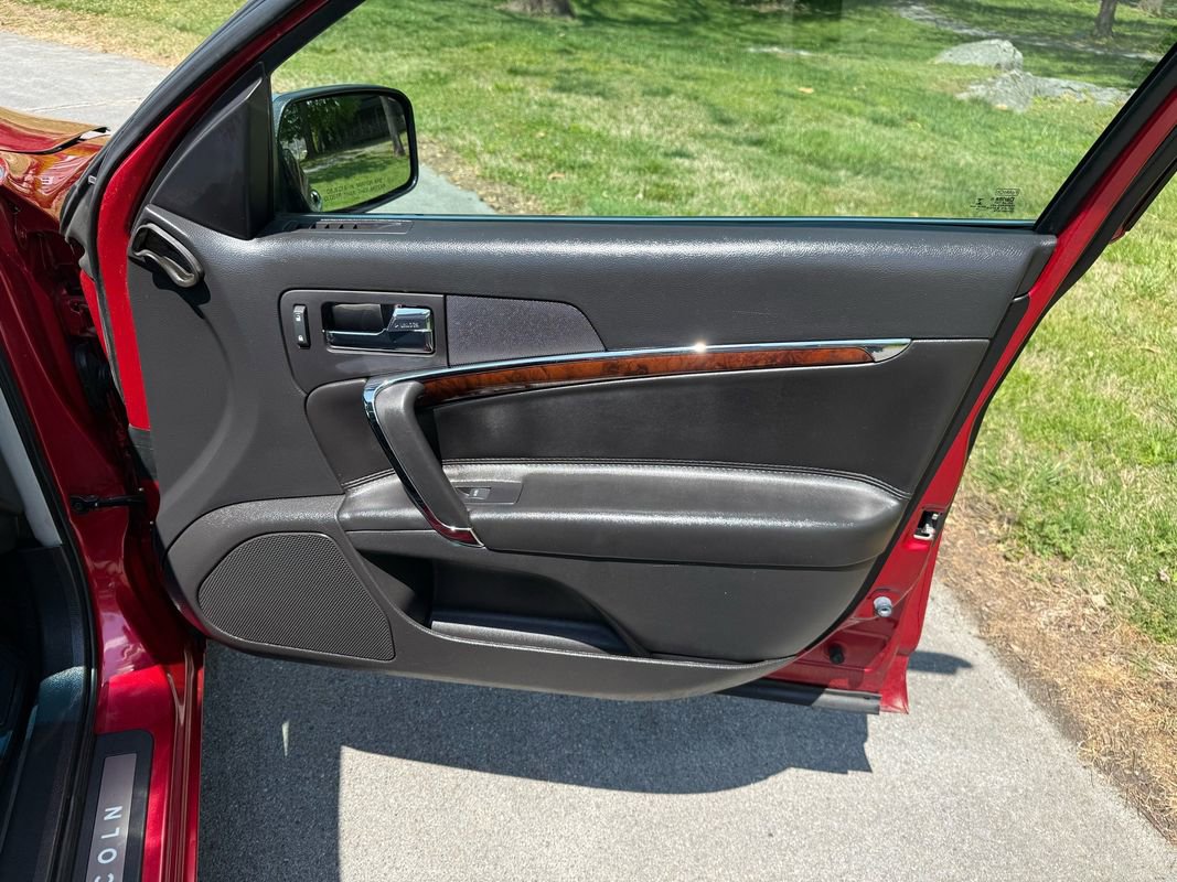 Used 2012 Lincoln MKZ FWD image 36