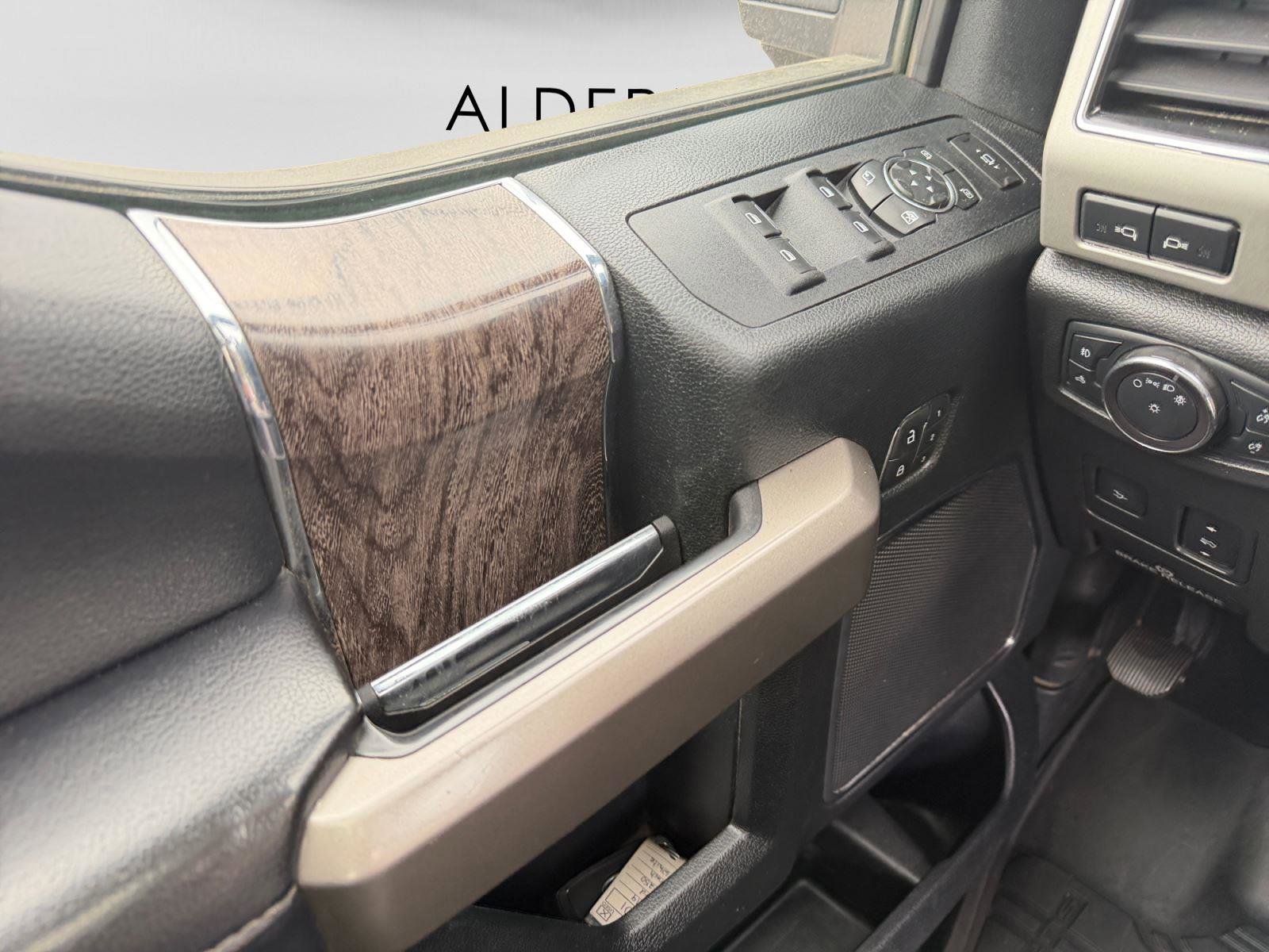 Used 2019 Ford F250 Lariat w/ Lariat Ultimate Package image 17