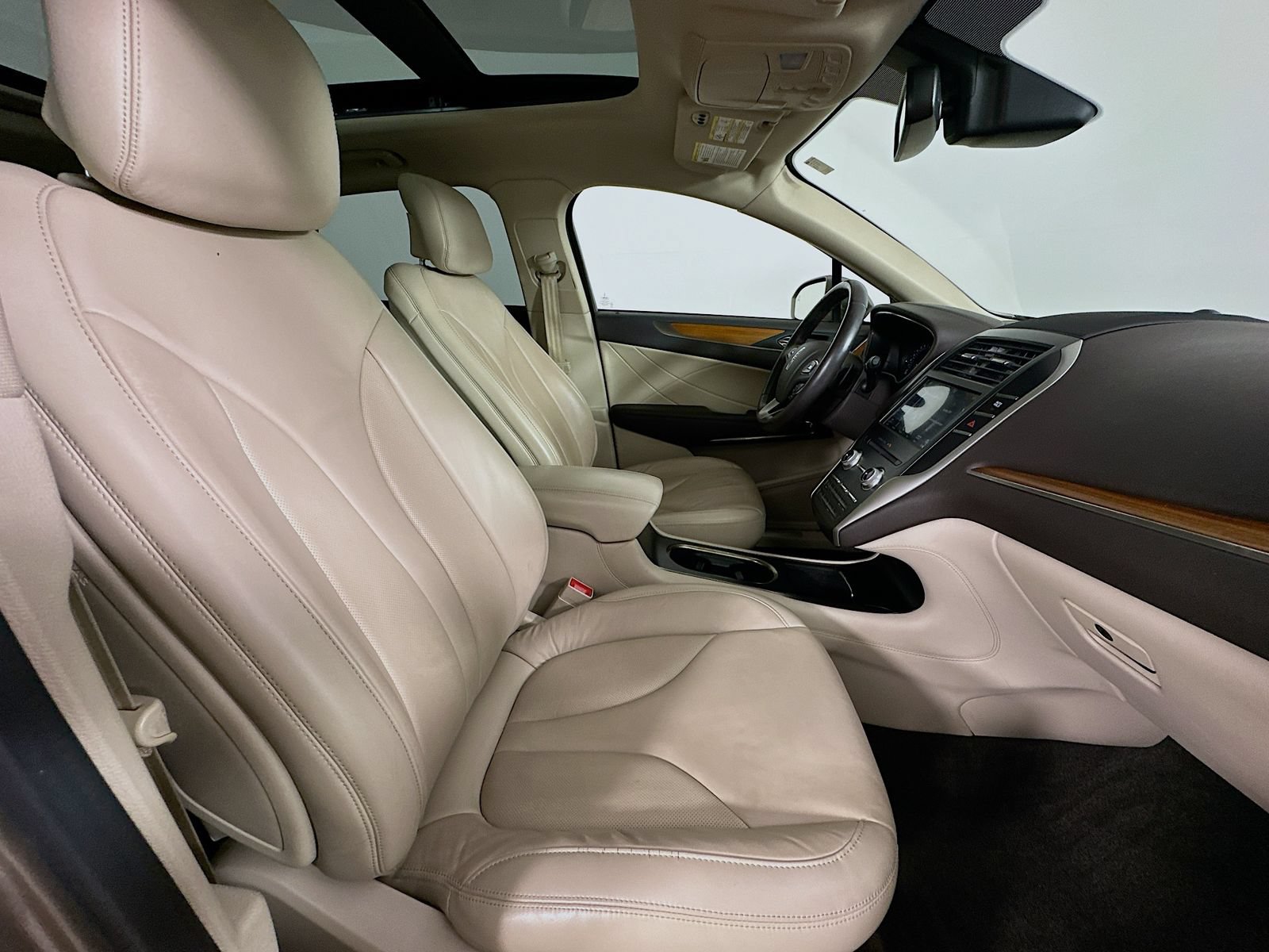Used 2019 Lincoln MKC Select w/ Select Plus Package AWD/4WD image 43