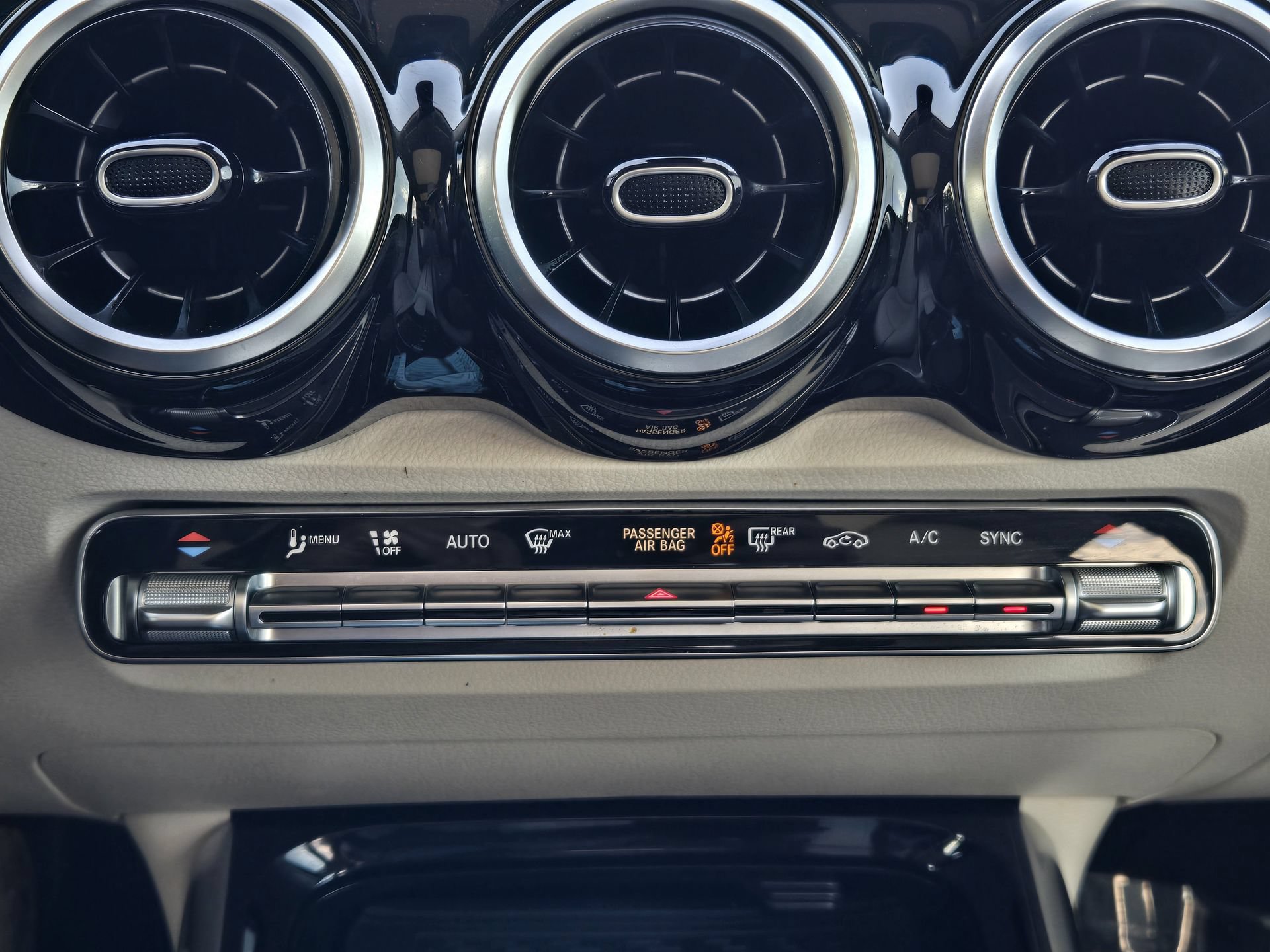Used 2021 Mercedes-Benz GLB 250 image 18