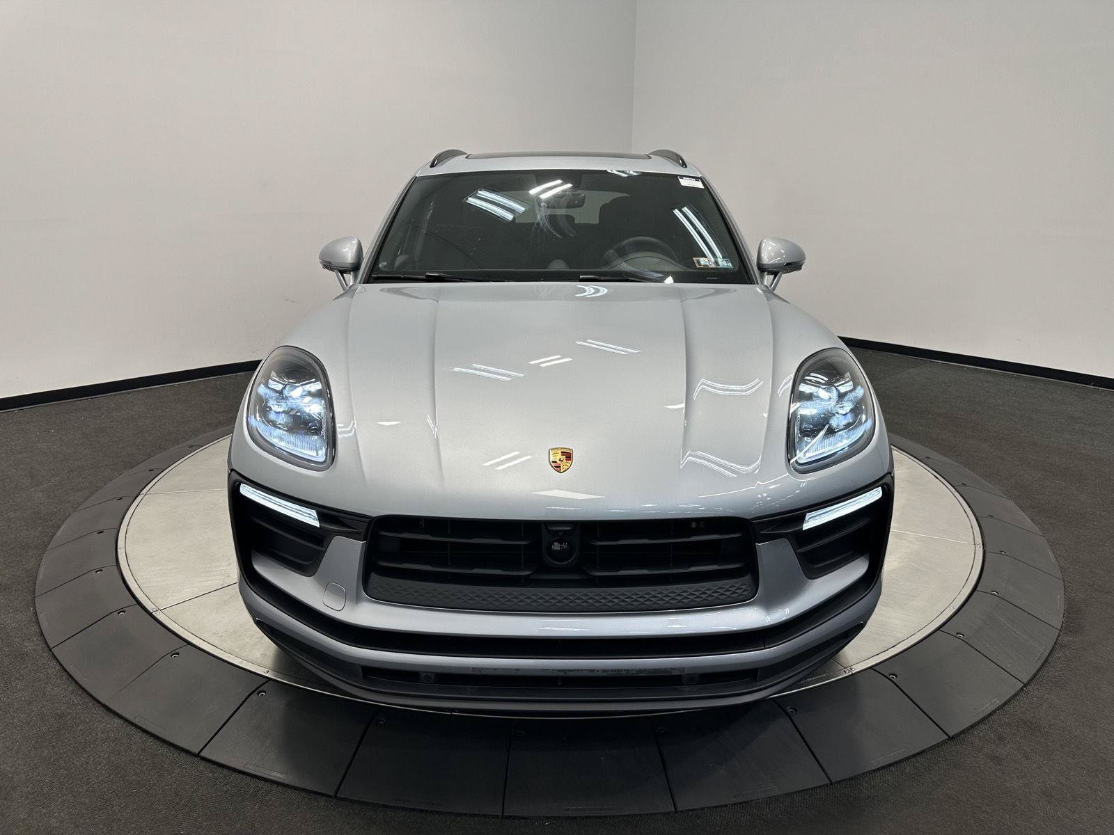 New 2026 Porsche Macan AWD/4WD image 10