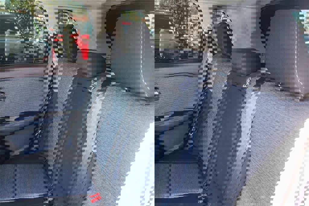 Used 2023 Nissan Rogue SV image 24