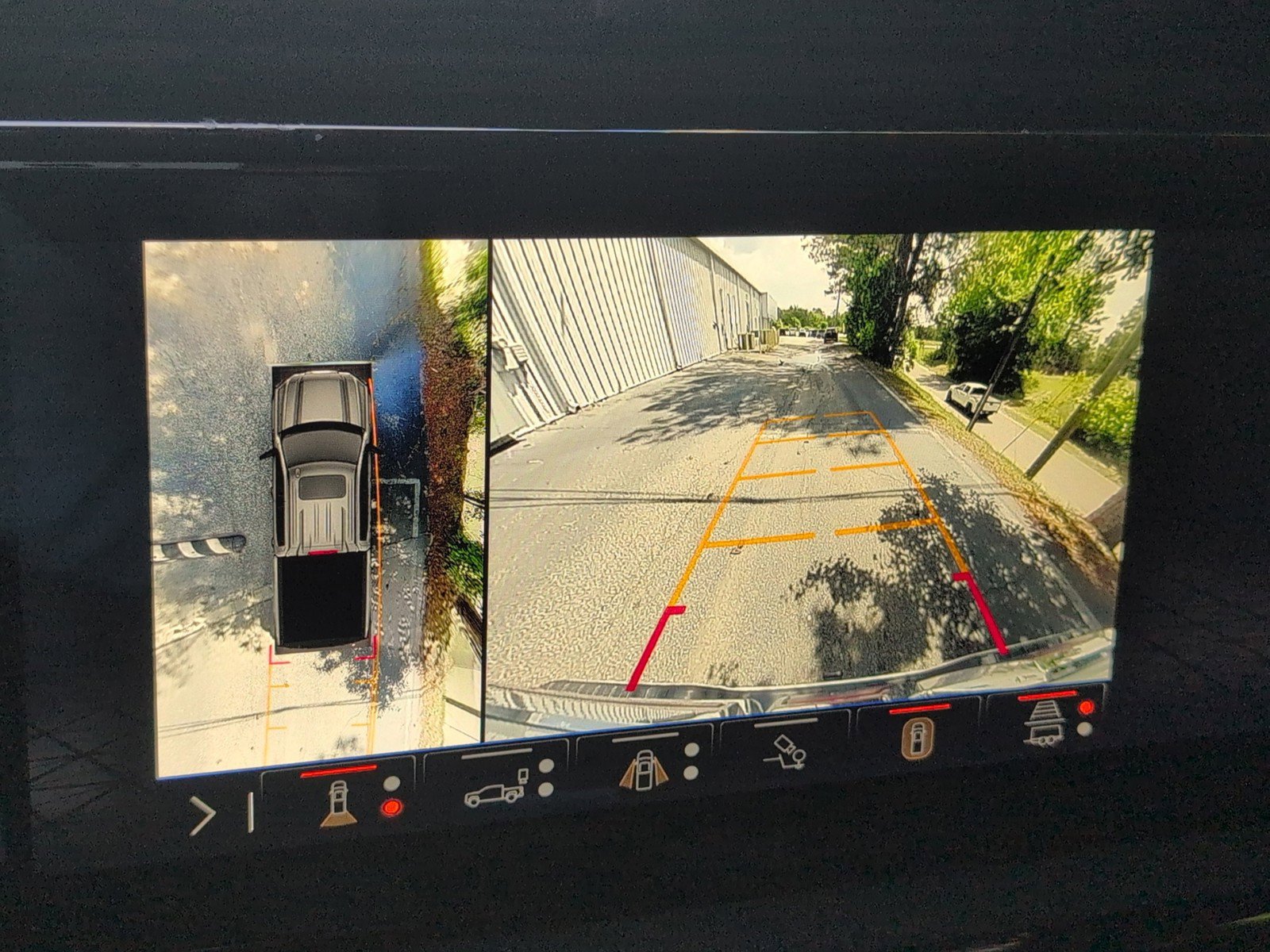 Used 2024 GMC Sierra 1500 AT4 w/ Technology Package image 17