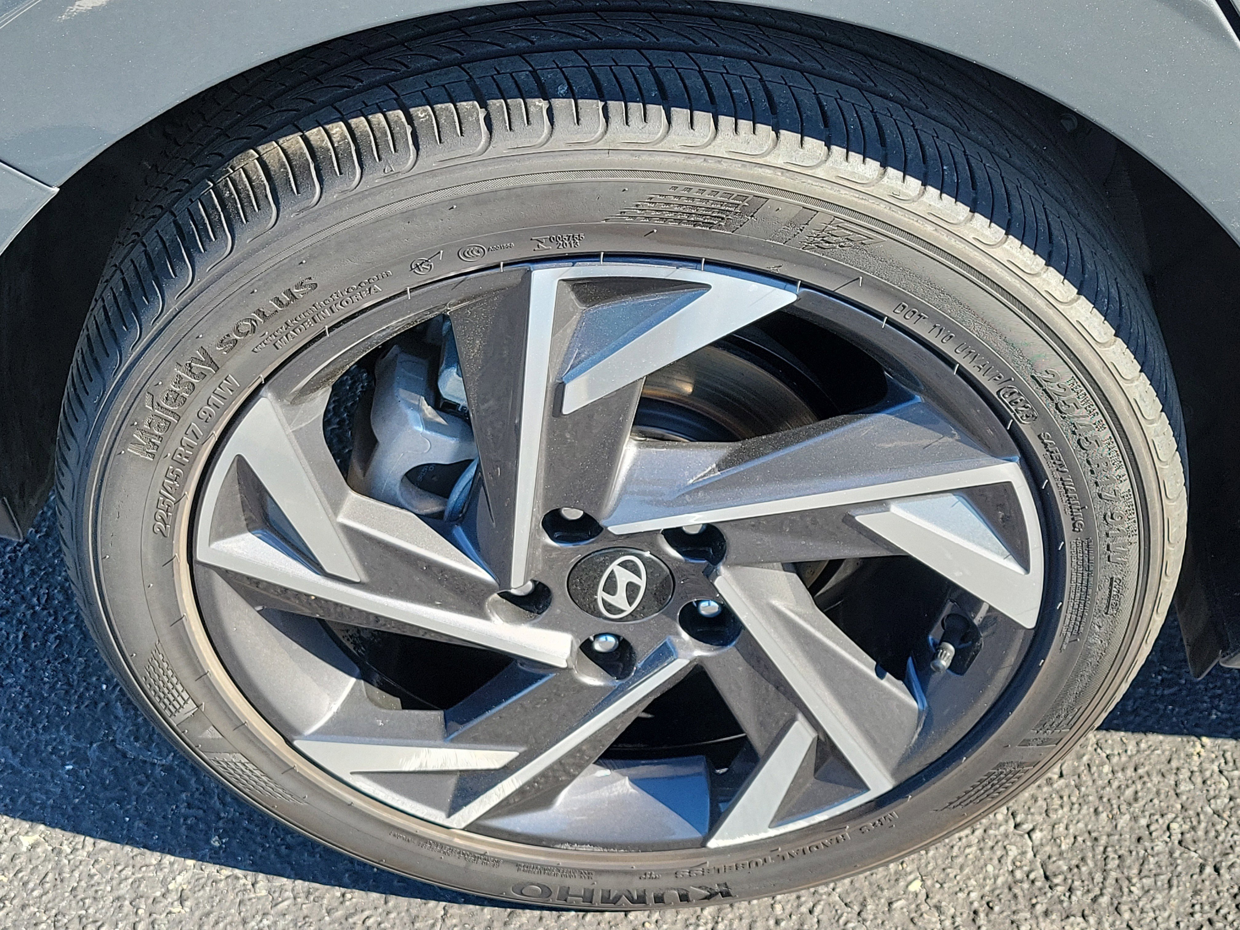 Used 2025 Hyundai Elantra Sport image 9