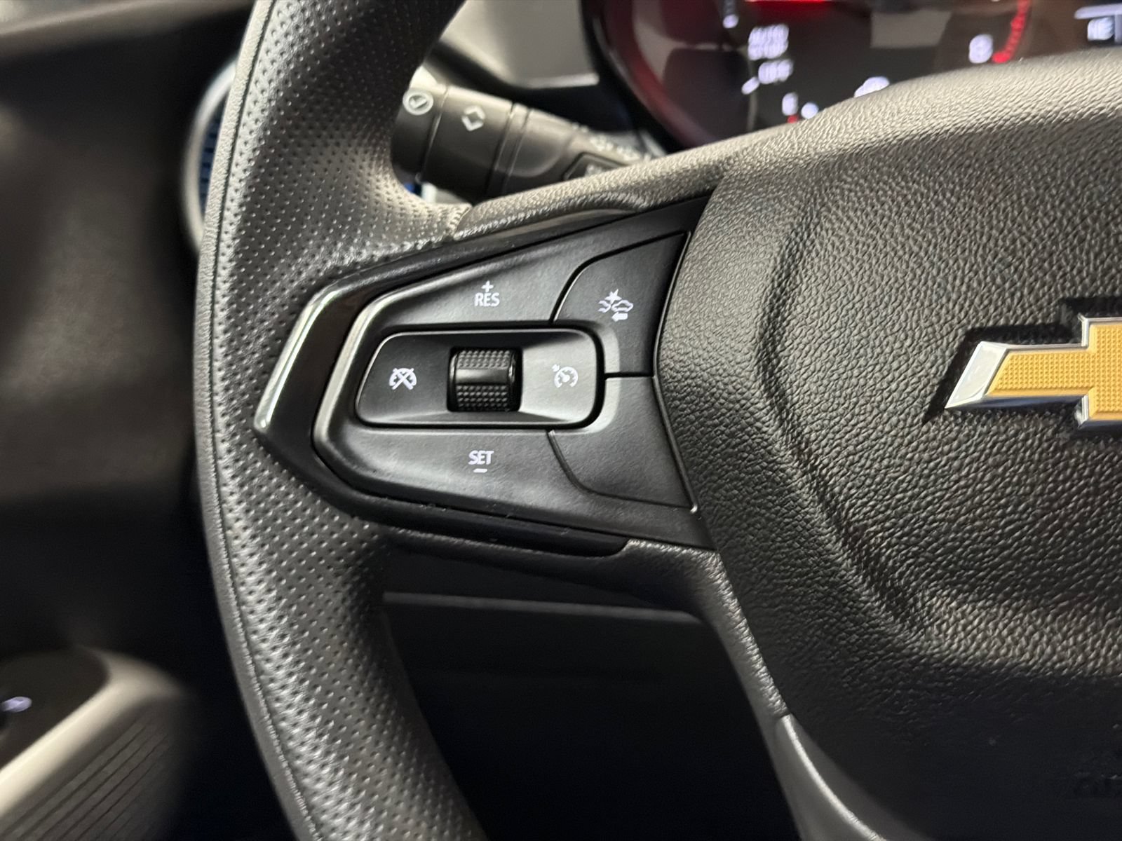 Used 2024 Chevrolet Trax LS w/ LS Convenience Package FWD image 17
