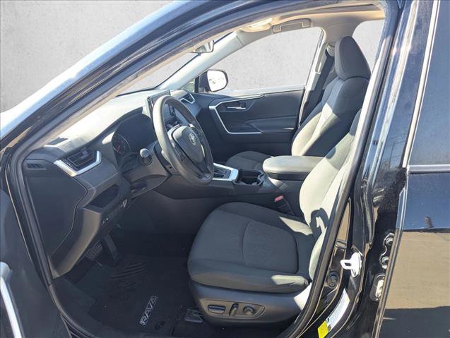 Used 2019 Toyota RAV4 XLE w/ Convenience Package image 10