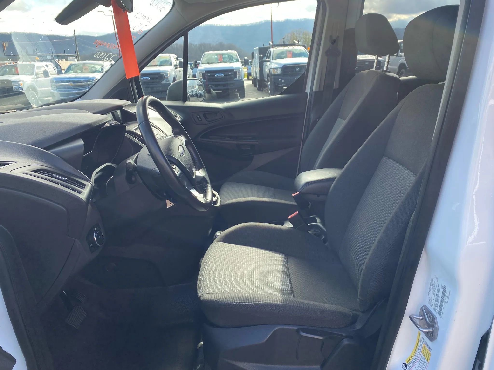 Used 2016 Ford Transit Connect XL image 9