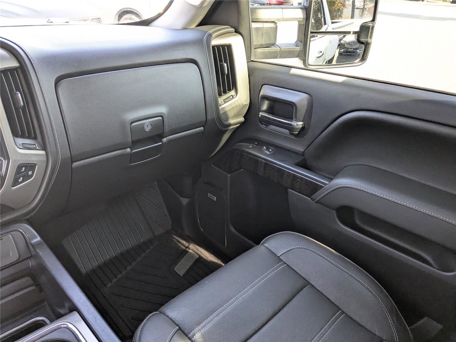 Used 2016 GMC Sierra 3500 Denali w/ Duramax Plus Package image 17