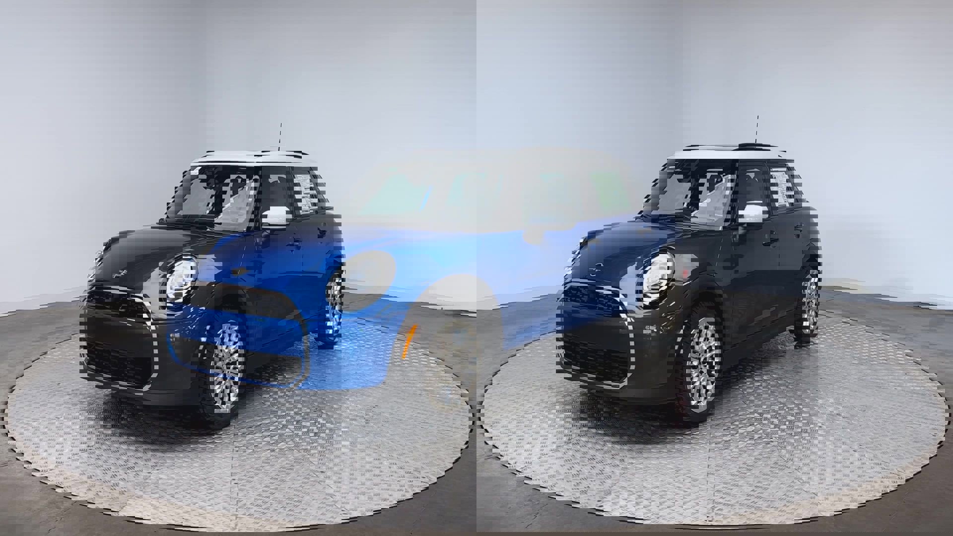 New 2026 MINI Cooper 4-Door Hardtop image 4