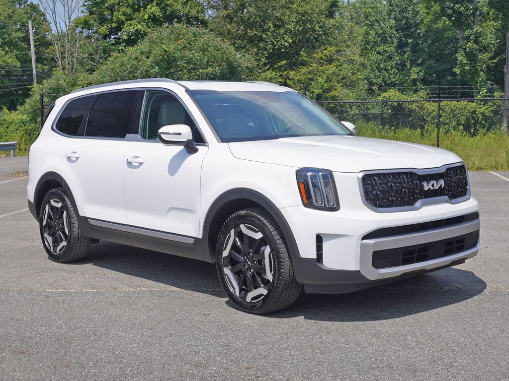 Used 2024 Kia Telluride EX AWD/4WD image 2