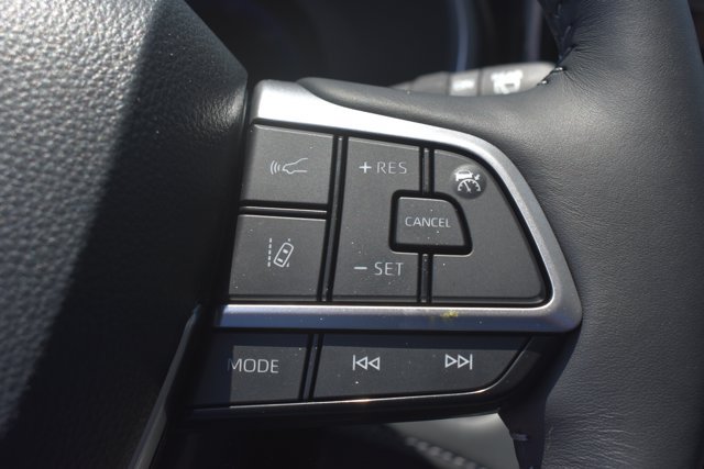 Used 2025 Toyota Highlander Limited FWD image 24