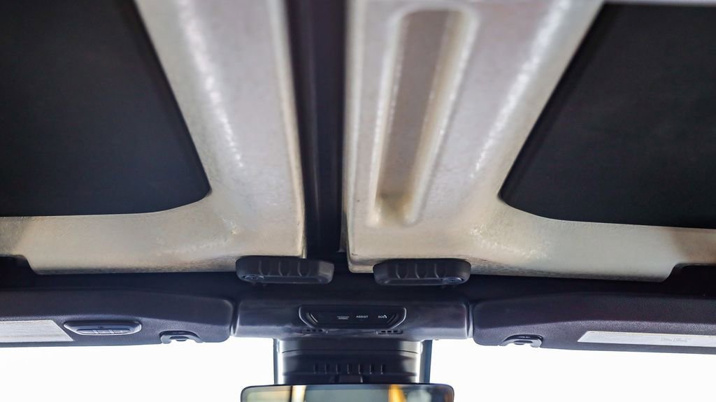 Used 2022 Jeep Wrangler Unlimited Rubicon w/ LED Lighting Group image 17