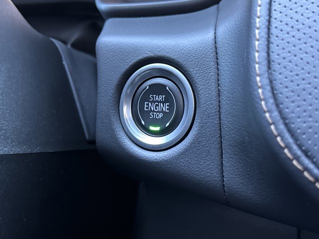Used 2023 GMC Yukon XL AT4 w/ Technology Package image 32