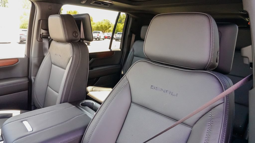 New 2026 GMC Yukon XL Denali w/ Denali Reserve Package AWD/4WD image 14