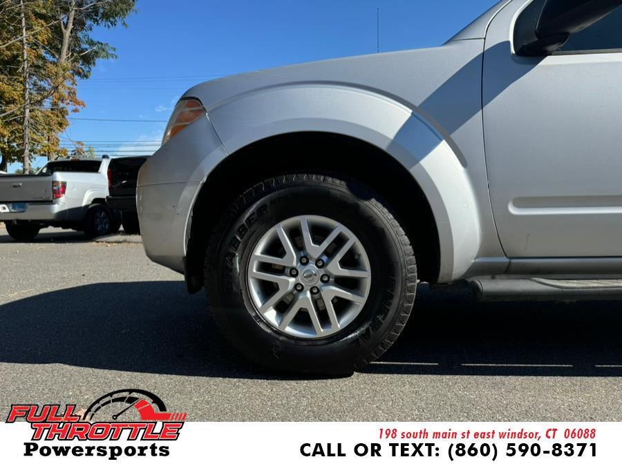 Used 2014 Nissan Frontier SV image 24