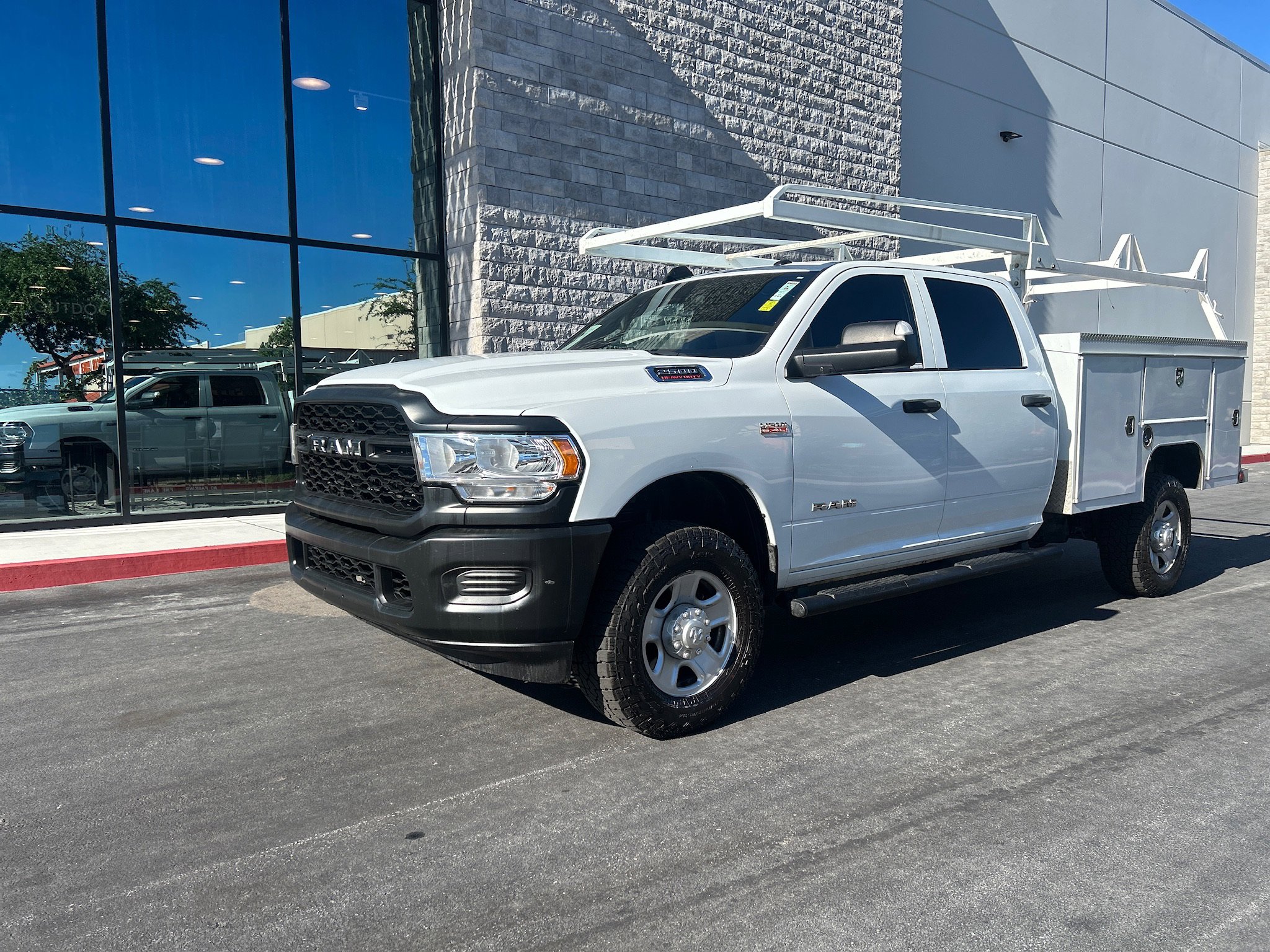 Used 2022 RAM 2500 Tradesman AWD/4WD image 1