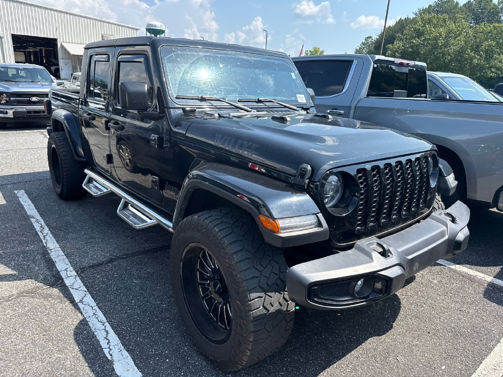 Used 2023 Jeep Gladiator Sport AWD/4WD image 3