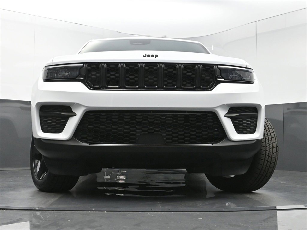 Used 2022 Jeep Grand Cherokee Altitude image 28