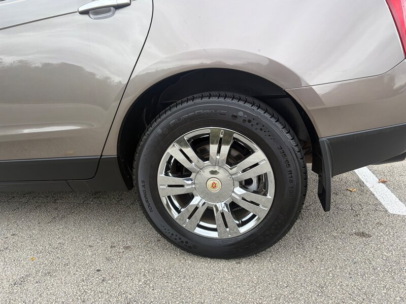 Used 2011 Cadillac SRX Luxury FWD image 28