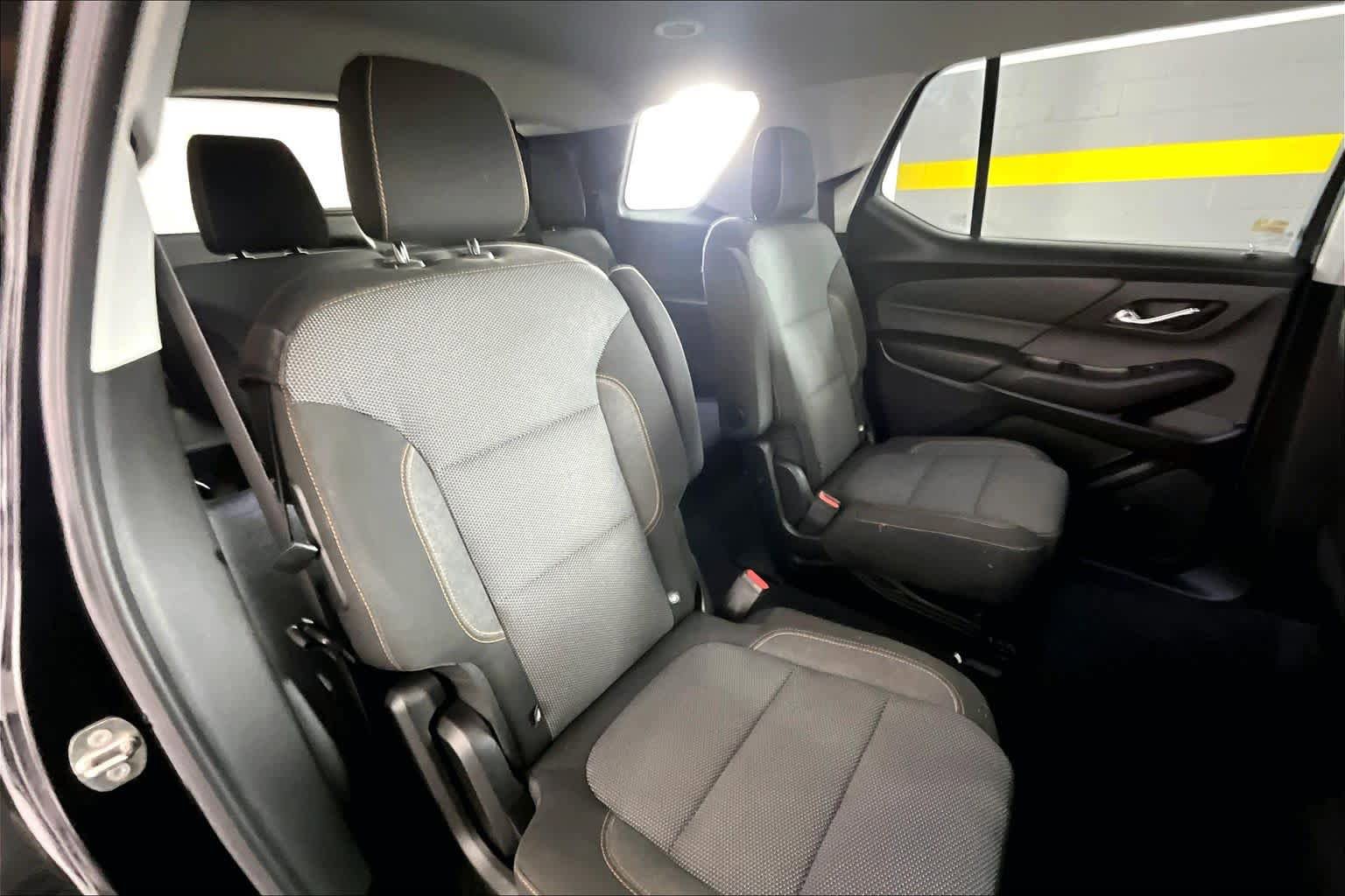 Used 2018 Chevrolet Traverse LT FWD image 20