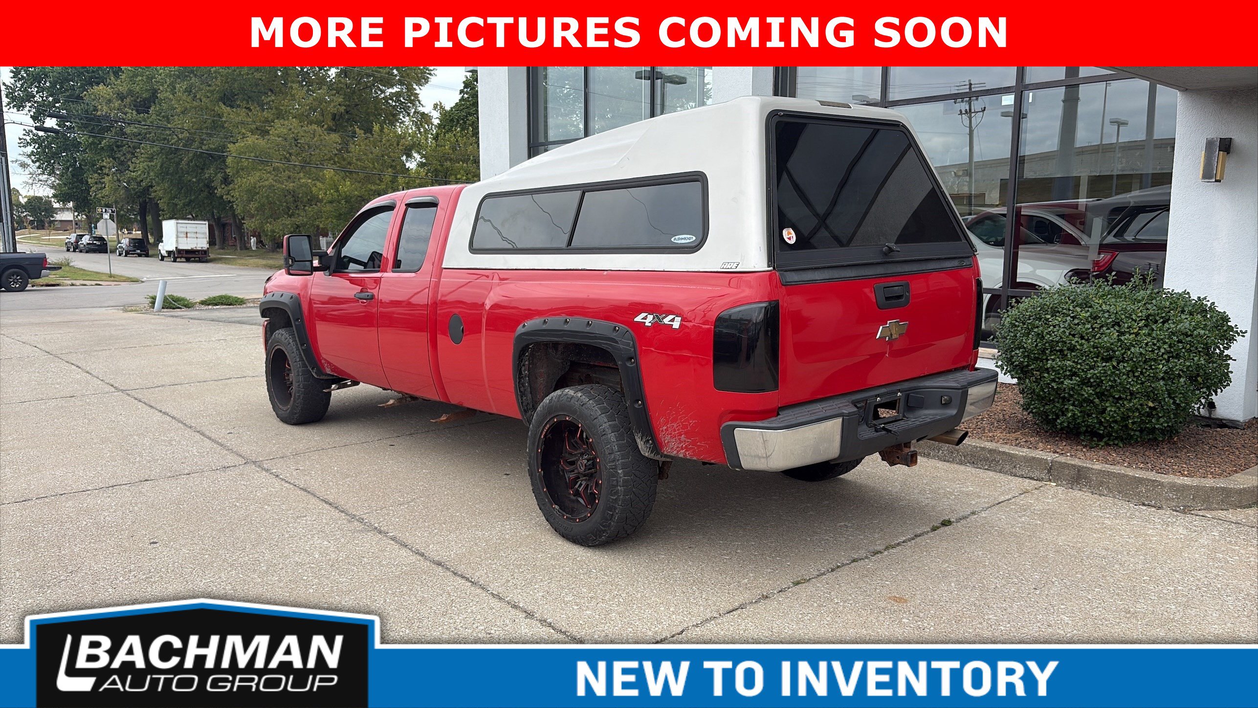 Used 2011 Chevrolet Silverado 1500 LT w/ All-Star Edition AWD/4WD image 4