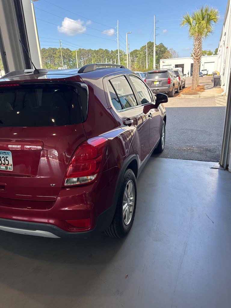 Used 2019 Chevrolet Trax LT w/ LT Convenience Package image 2