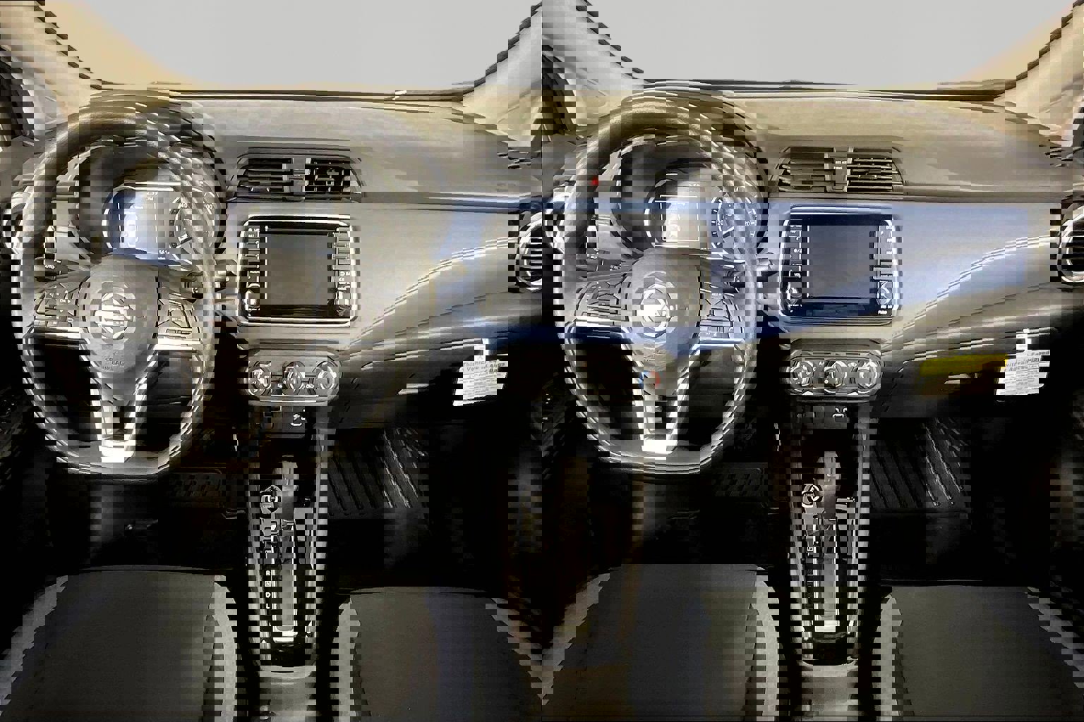 Used 2025 Nissan Versa SV w/ Electronics Package image 7