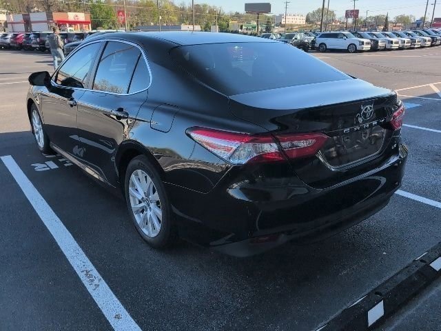 Used 2018 Toyota Camry LE w/ Moonroof Package image 9