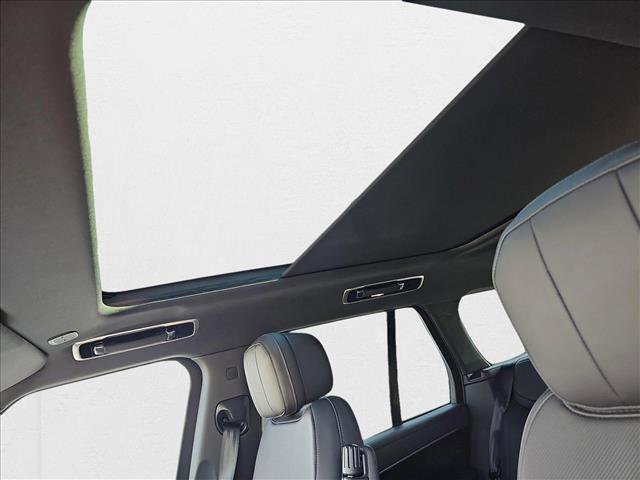 New 2025 Land Rover Range Rover SE image 29