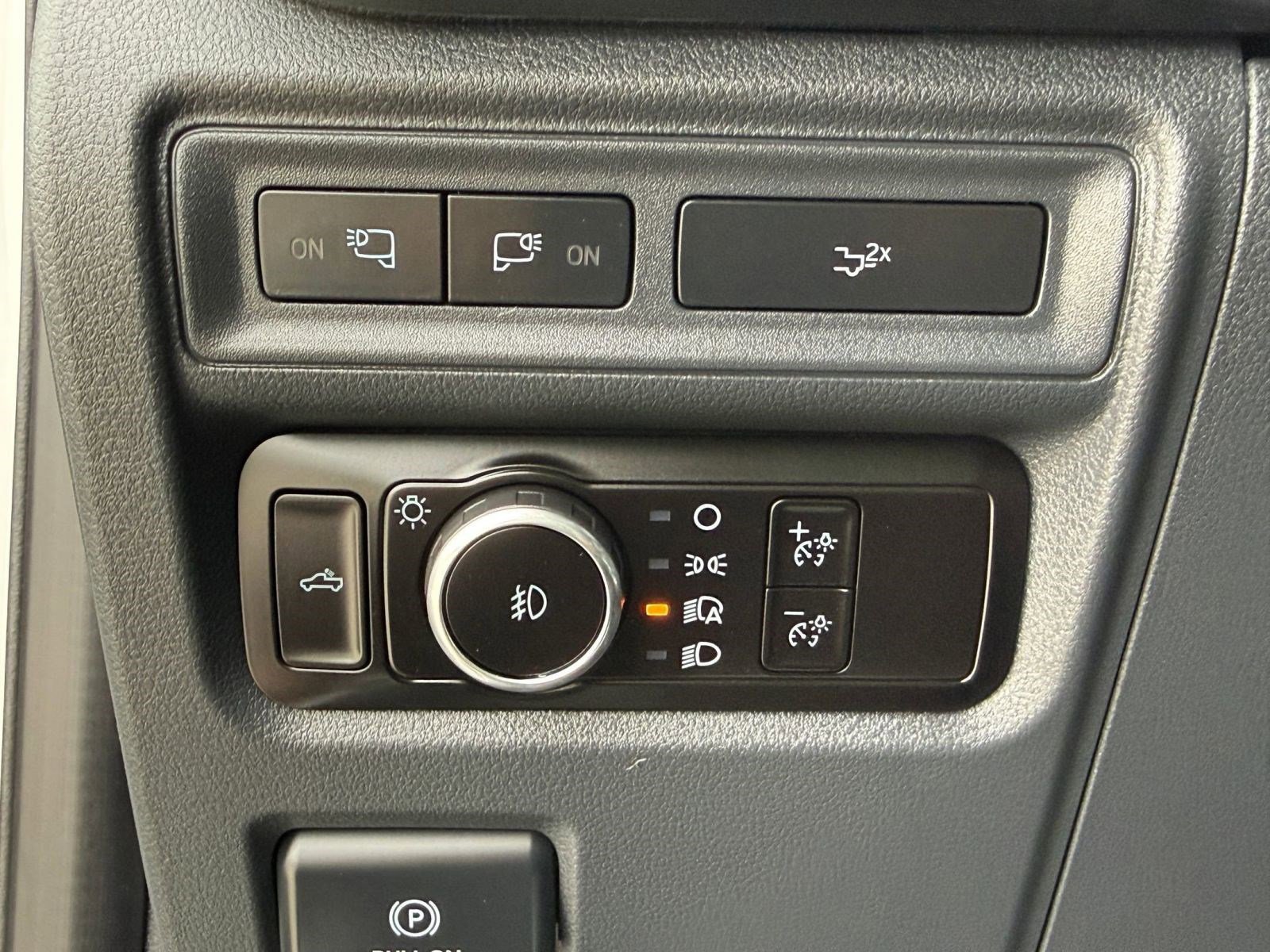 Used 2023 Ford F150 XLT w/ Equipment Group 302A High image 17