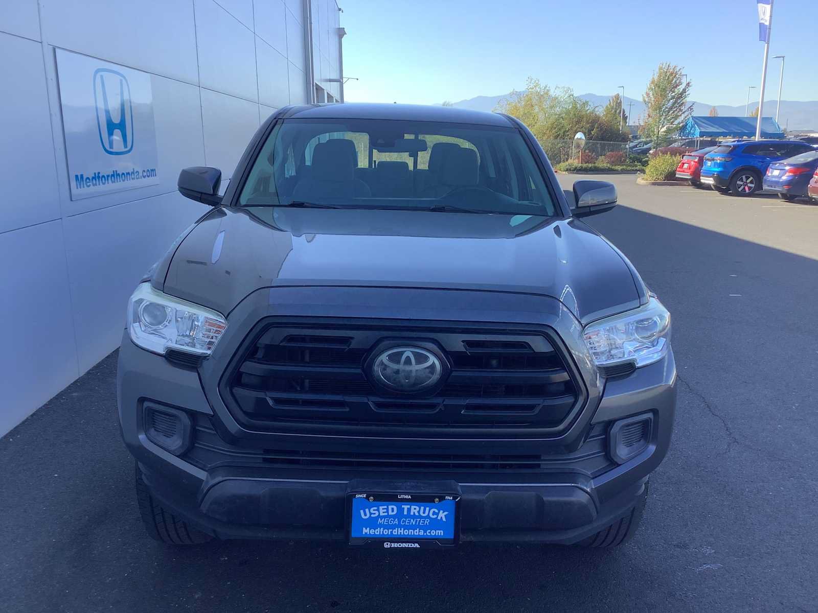 Used 2018 Toyota Tacoma SR w/ SR Convenience Package AWD/4WD image 6