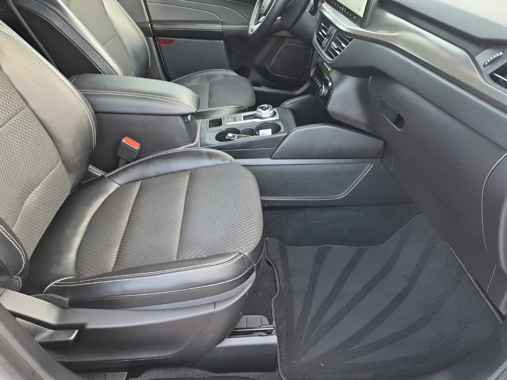 Used 2023 Ford Escape SE FWD image 16