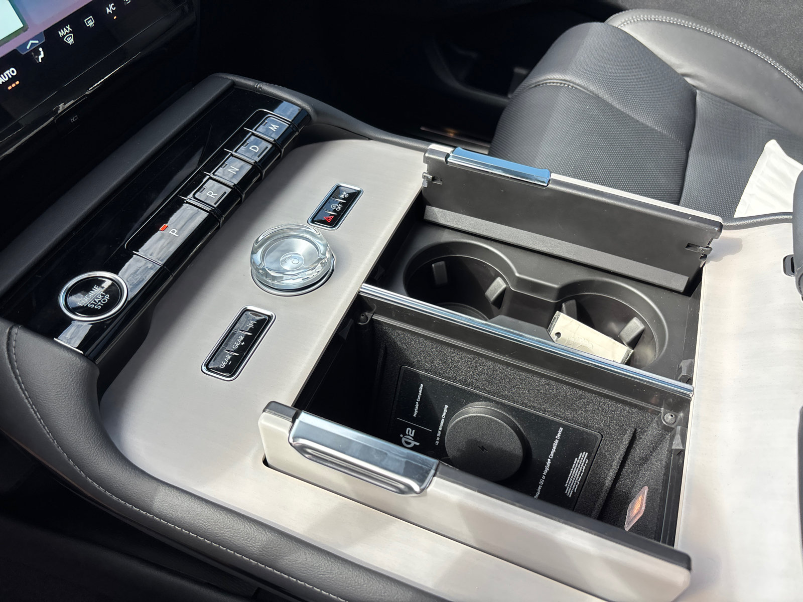 New 2027 Lincoln Navigator Reserve w/ Jet Appearance Package AWD/4WD image 24