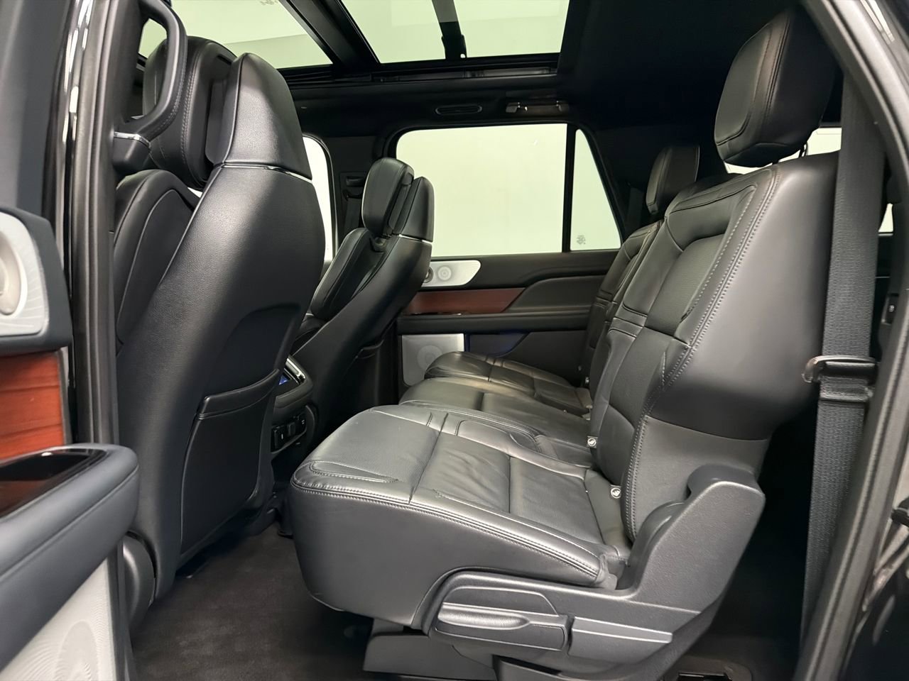 Certified 2023 Lincoln Navigator L Reserve image 21