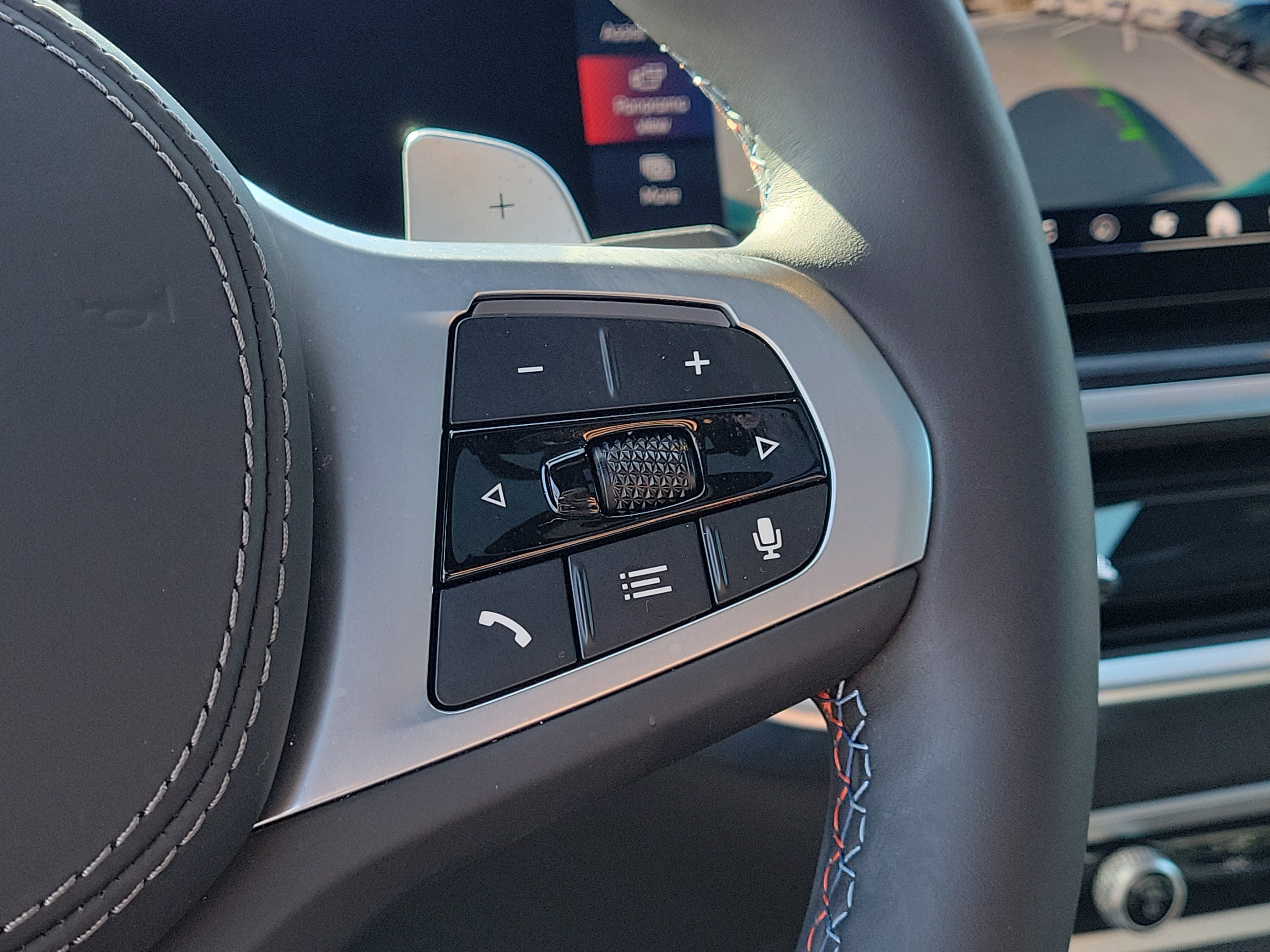 Used 2026 BMW X6 M60i image 32